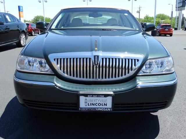Lincoln Town Car 2003 photo 3