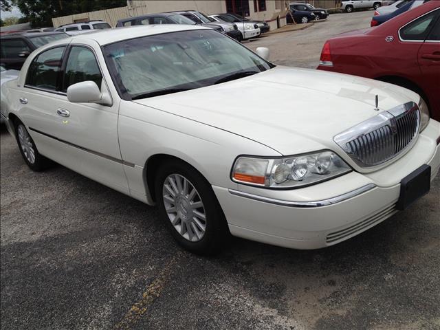 Lincoln Town Car 2003 photo 4