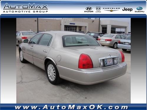 Lincoln Town Car 2003 photo 3