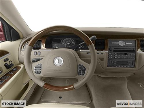 Lincoln Town Car 2003 photo 5