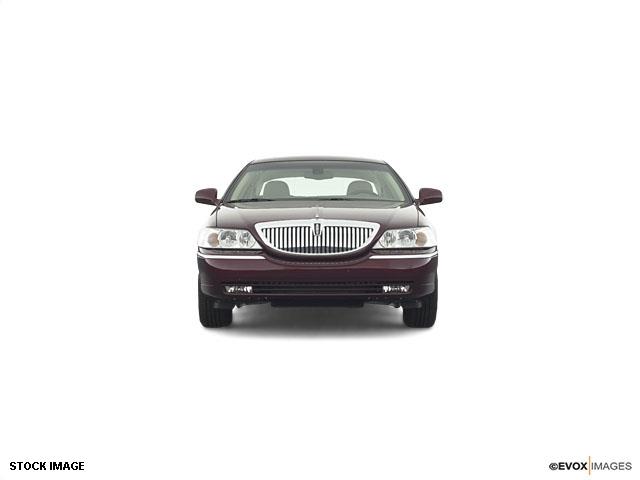 Lincoln Town Car DOWN 4.9 WAC Sedan