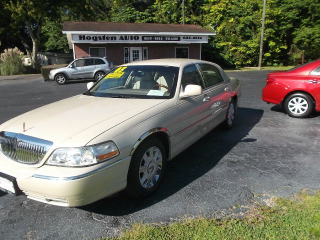 Lincoln Town Car 2003 photo 1