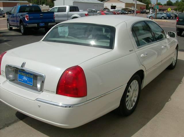 Lincoln Town Car 2003 photo 4