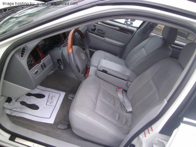 Lincoln Town Car 2004 photo 5