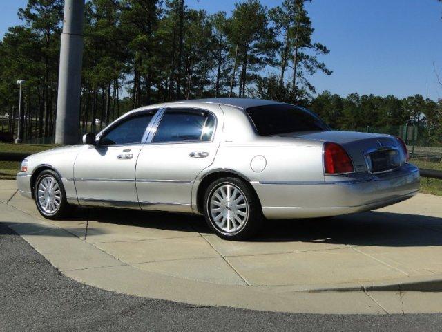 Lincoln Town Car 2004 photo 5