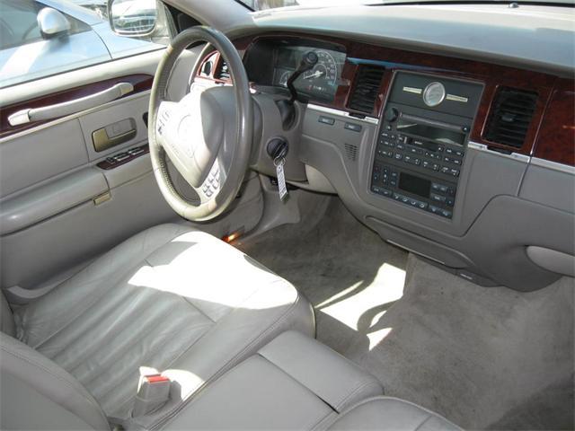 Lincoln Town Car 2004 photo 1