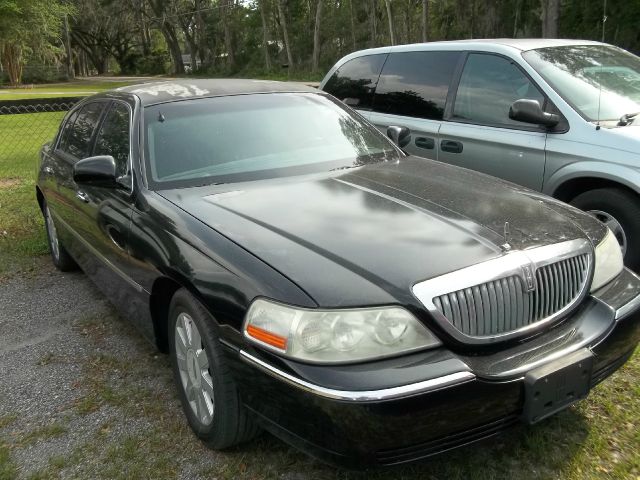 Lincoln Town Car 2004 photo 1