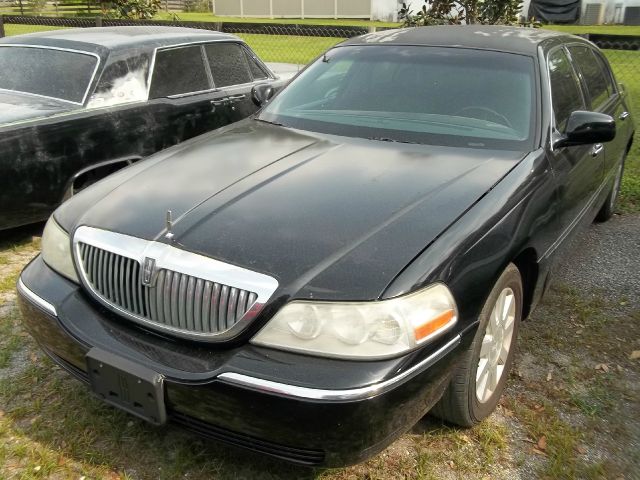 Lincoln Town Car 2004 photo 3