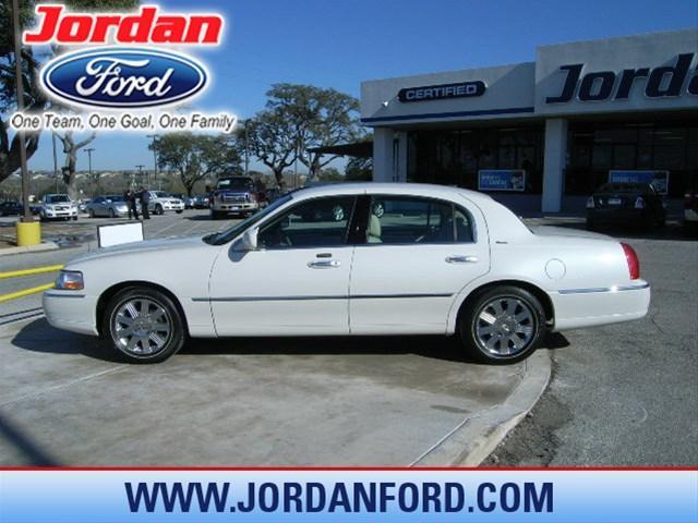 Lincoln Town Car 2004 photo 1
