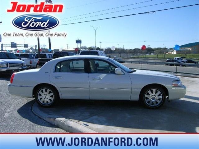 Lincoln Town Car 2004 photo 5