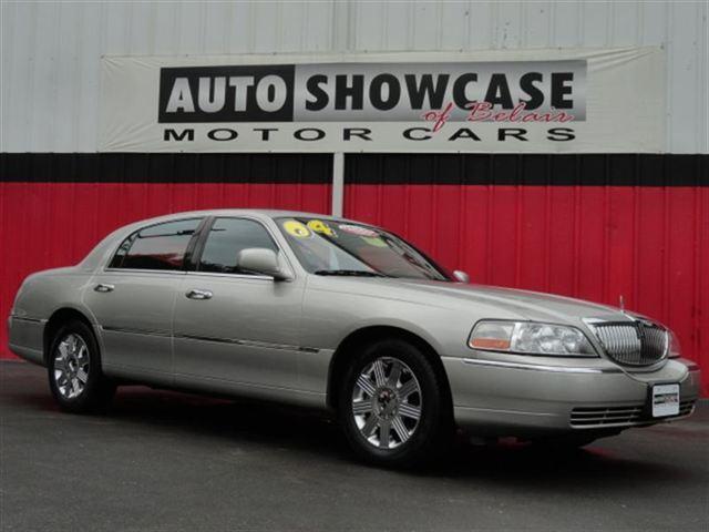 Lincoln Town Car 4D Super Cab Truck Sedan