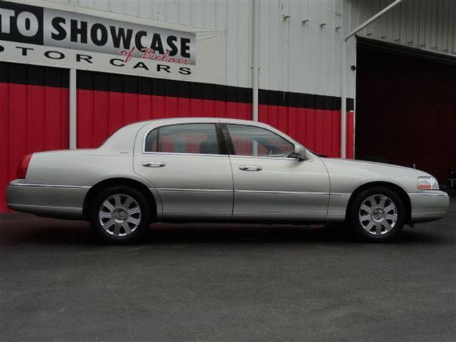 Lincoln Town Car 2004 photo 1