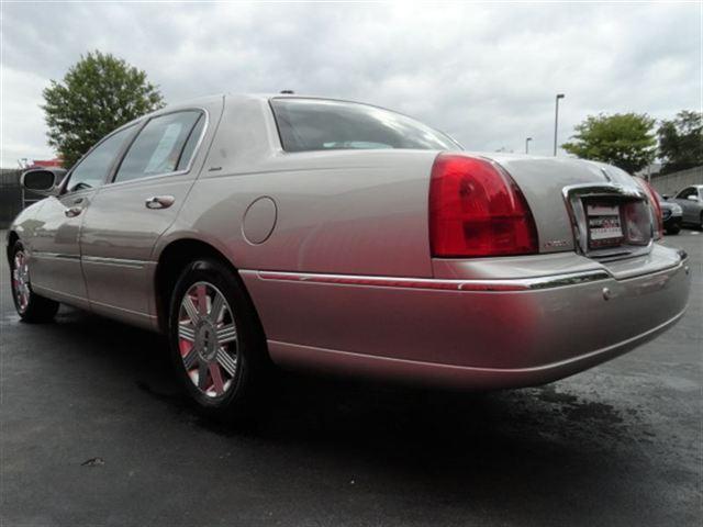 Lincoln Town Car 2004 photo 5