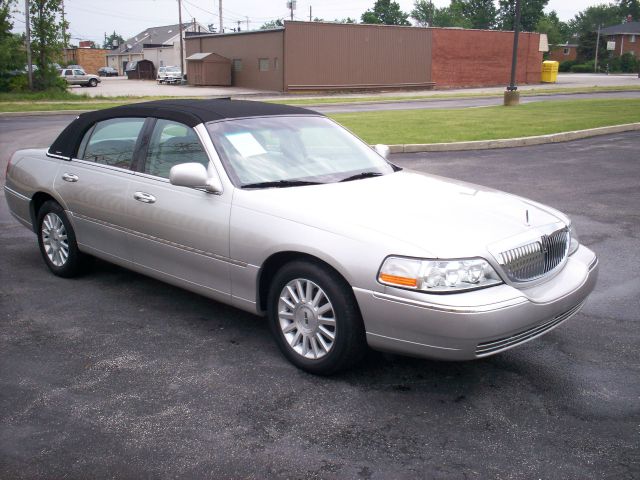 Lincoln Town Car 2004 photo 10
