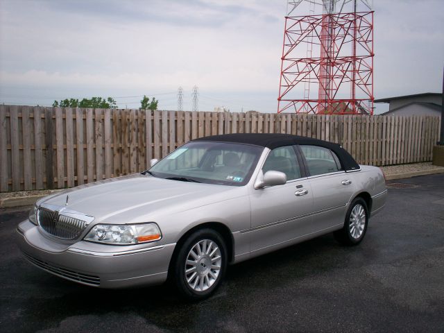 Lincoln Town Car 2004 photo 11