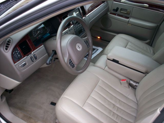 Lincoln Town Car 2004 photo 4