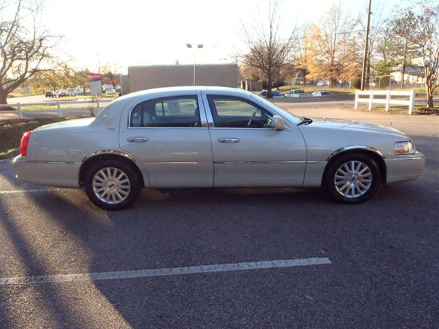 Lincoln Town Car 2004 photo 5