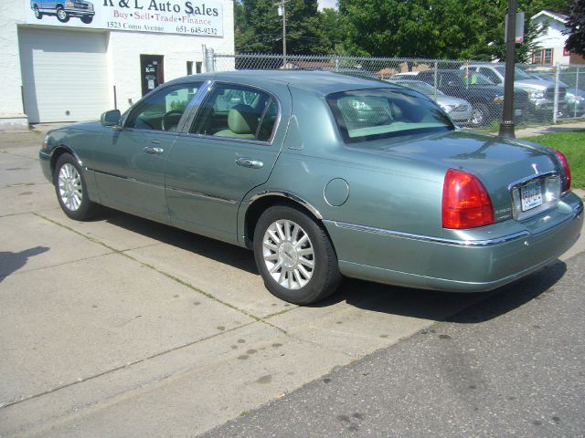 Lincoln Town Car 2004 photo 3