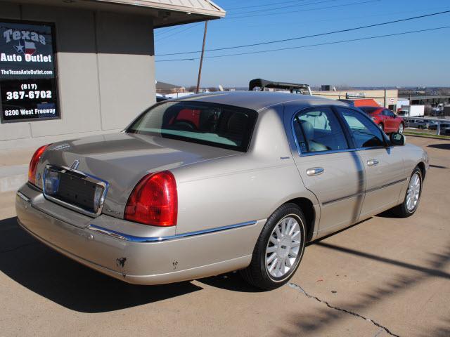 Lincoln Town Car 2005 photo 1
