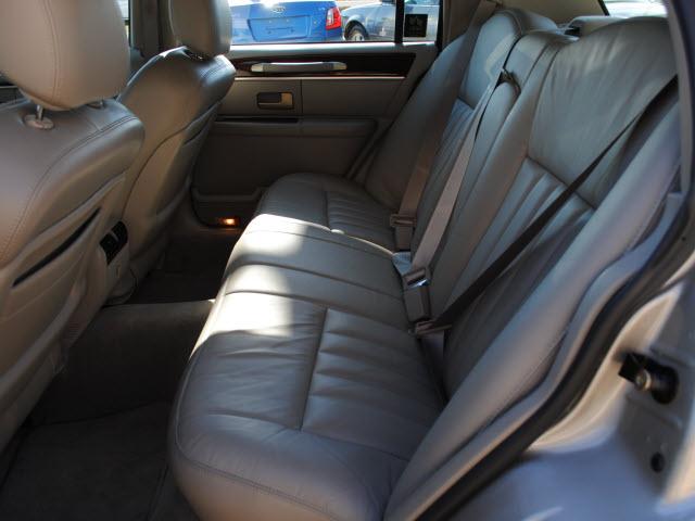 Lincoln Town Car 2005 photo 5