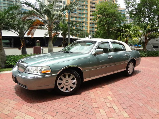 Lincoln Town Car 2005 photo 3