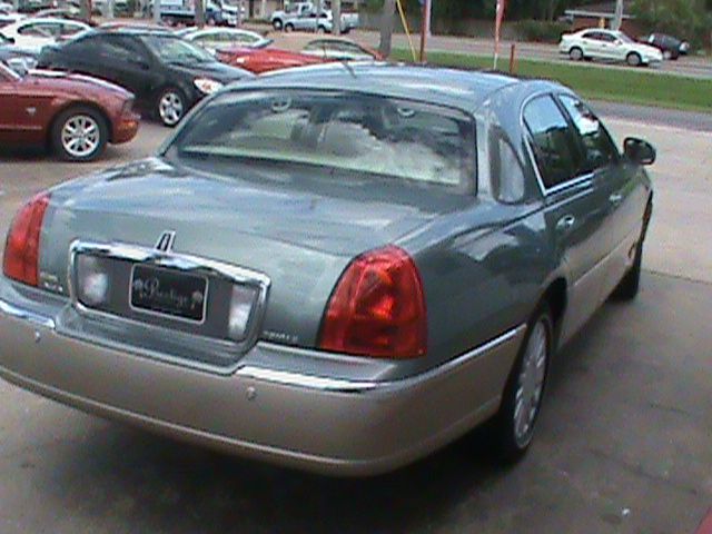 Lincoln Town Car 2005 photo 4