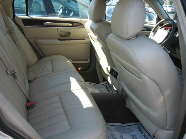 Lincoln Town Car 2005 photo 3