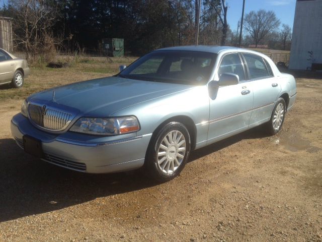 Lincoln Town Car 2005 photo 2