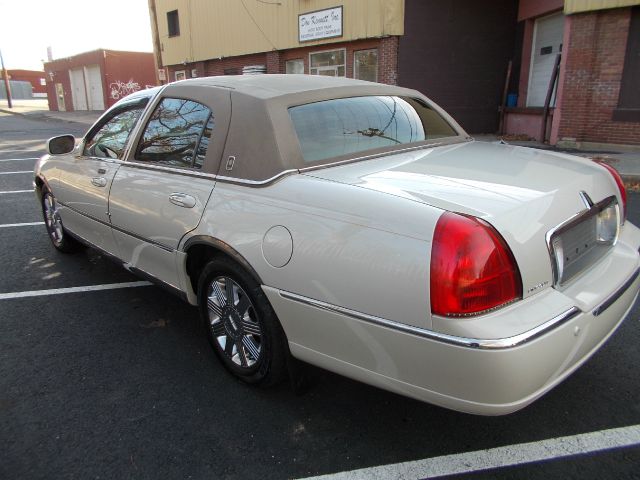 Lincoln Town Car 2005 photo 1