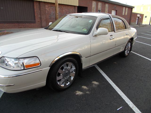 Lincoln Town Car 2005 photo 3
