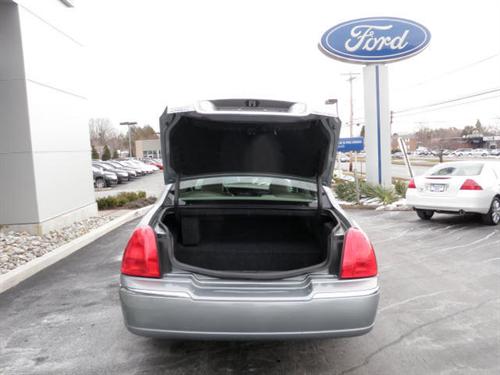 Lincoln Town Car 2006 photo 4
