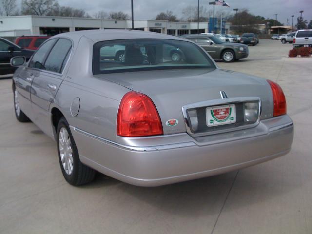 Lincoln Town Car 2006 photo 1
