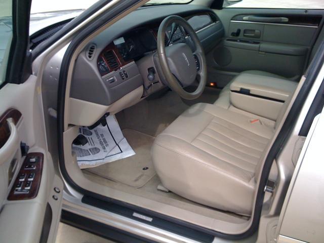 Lincoln Town Car 2006 photo 3