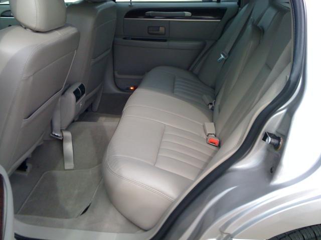 Lincoln Town Car 2006 photo 4