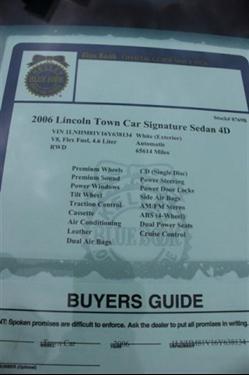 Lincoln Town Car 2006 photo 2