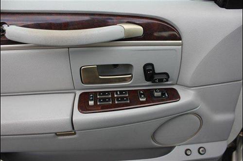 Lincoln Town Car 2006 photo 3