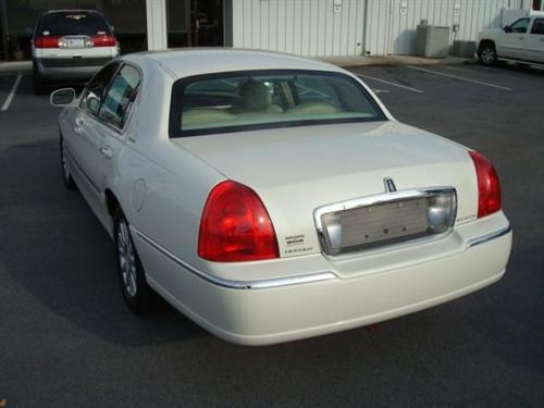 Lincoln Town Car 2006 photo 1