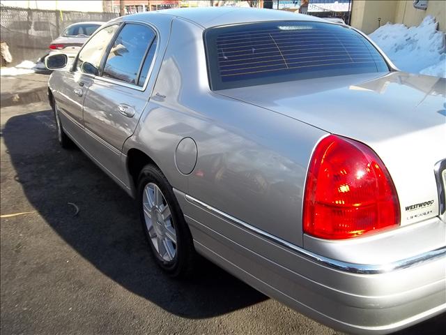 Lincoln Town Car 2006 photo 3