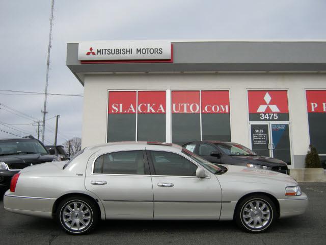 Lincoln Town Car 2006 photo 1