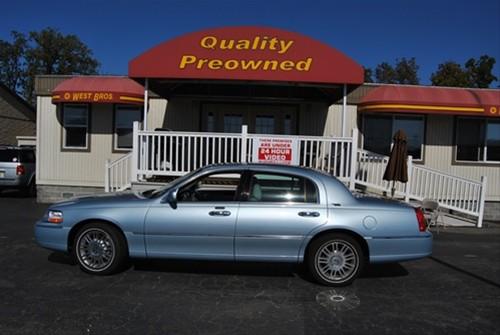 Lincoln Town Car 2006 photo 2