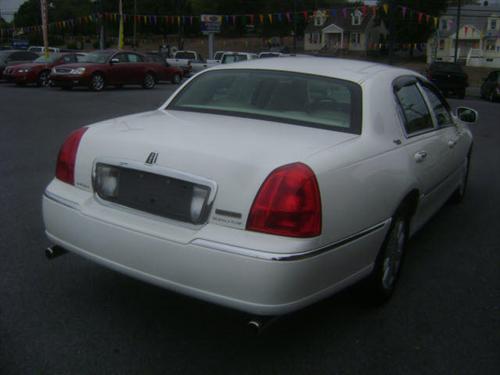 Lincoln Town Car 2006 photo 3