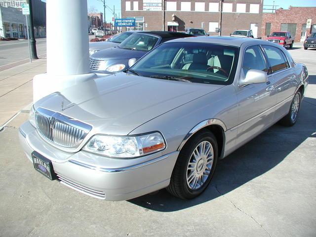 Lincoln Town Car 2006 photo 1
