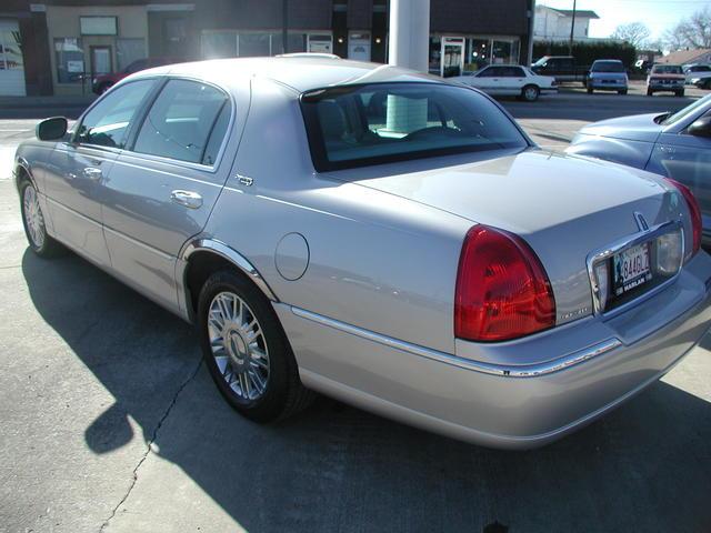 Lincoln Town Car 2006 photo 4