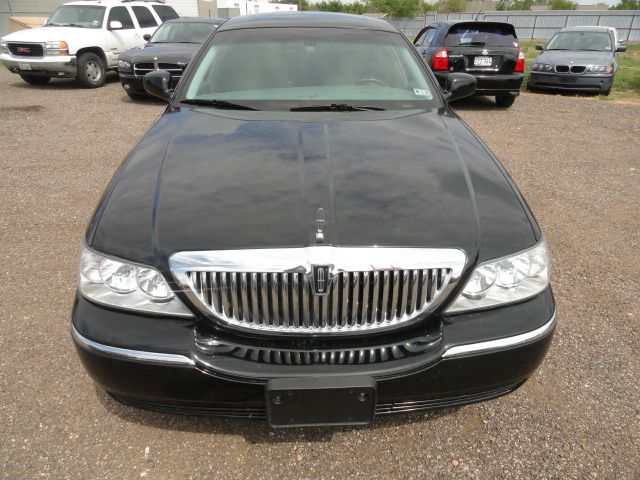 Lincoln Town Car 2006 photo 2