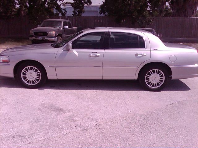 Lincoln Town Car 2006 photo 1