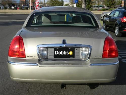 Lincoln Town Car 2006 photo 2