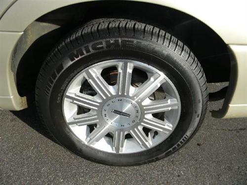 Lincoln Town Car 2006 photo 3