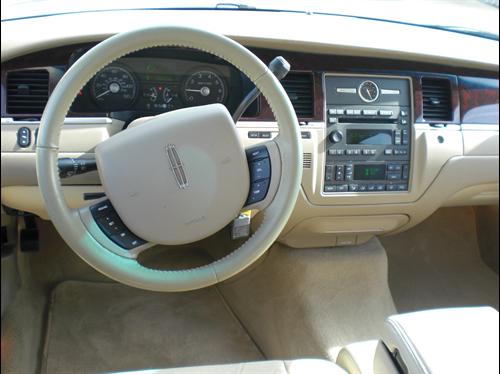Lincoln Town Car 2006 photo 4