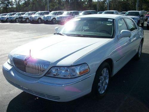 Lincoln Town Car 2006 photo 2