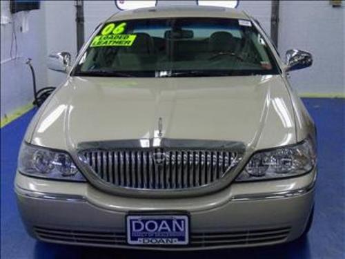 Lincoln Town Car 2006 photo 1